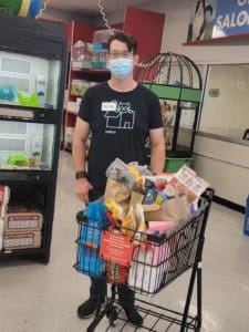 Supportive community bring suplies to Rescue RAnch fo McKinney Fire dogs