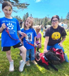 Kids Festival_Kids posing with puppy